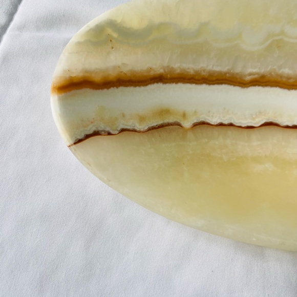 COPY - Vintage Carved Onyx Stone Soap Dish Oval Trinket Dish 8.5” long cream/ t… - Picture 3 of 8